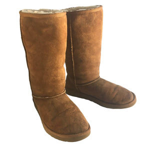 UGG Women’s Classic Tall Suede Boots Sz 8